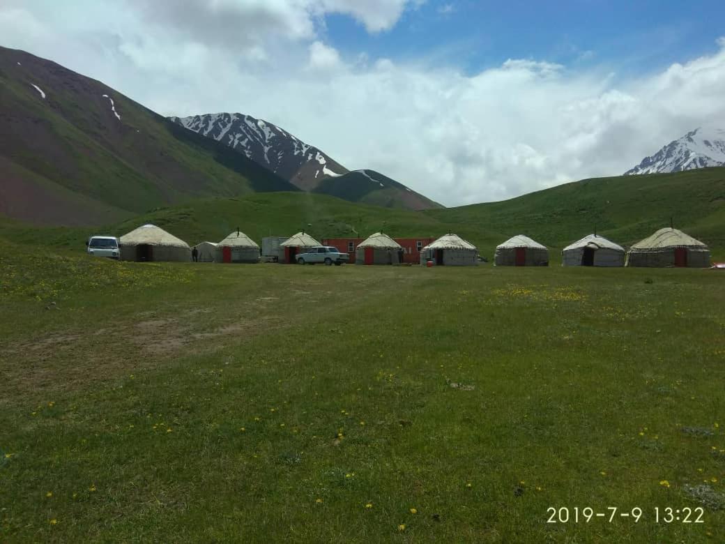 Pamir Nomad Yurt Camp Hotel Kara-Kavak Exterior photo